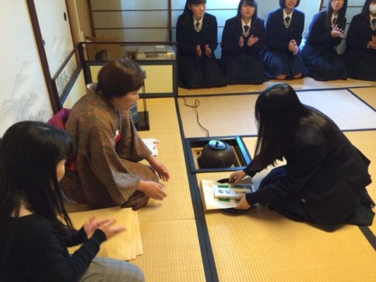 埼玉県立草加東高校の制服写真画像まとめ・レビュー口コミ評判・生徒の着こなし・夏服冬服詳細情報