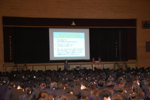 埼玉県立蕨高校の制服写真画像動画まとめ・レビュー口コミ評判・生徒の着こなし・夏服冬服詳細情報（わらびこうとうがっこう）