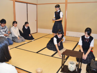 秀明英光高校の制服写真画像まとめ・レビュー口コミ評判・生徒の着こなし・夏服冬服詳細情報