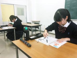 秀明英光高校の制服写真画像まとめ・レビュー口コミ評判・生徒の着こなし・夏服冬服詳細情報