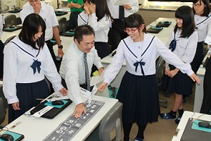 愛知県立豊田南高校の制服写真画像まとめ・レビュー口コミ評判・生徒の着こなし・夏服冬服詳細情報