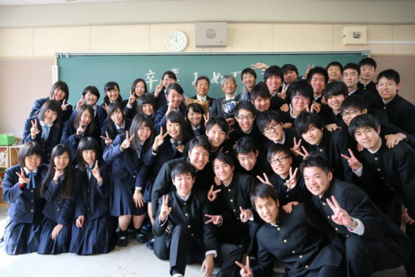 愛知県立名古屋南高校の制服写真画像まとめ レビュー口コミ評判 生徒の着こなし 夏服冬服詳細情報 制服グラム 全国中学校高等学校制服検索