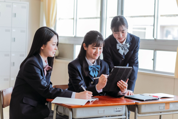 至学館高校の制服写真画像まとめ・レビュー口コミ評判・生徒の着こなし・夏服冬服詳細情報