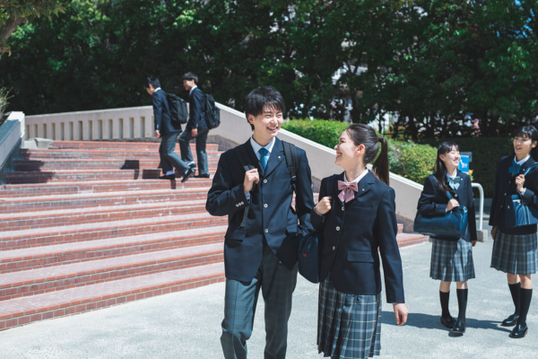 至学館高校の制服写真画像まとめ・レビュー口コミ評判・生徒の着こなし・夏服冬服詳細情報