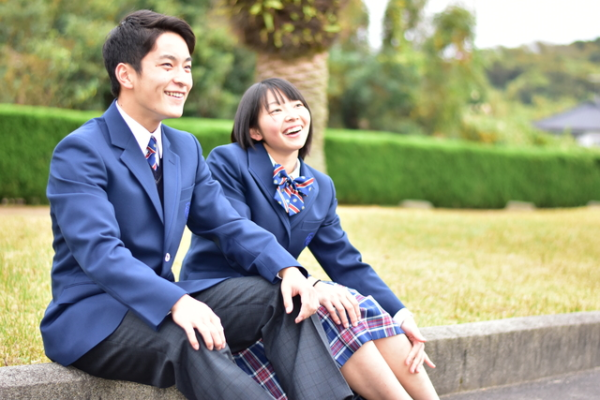 【2020新制服】鹿児島県立鶴翔高校の制服写真画像まとめ・レビュー口コミ評判・生徒の着こなし・夏服冬服詳細情報