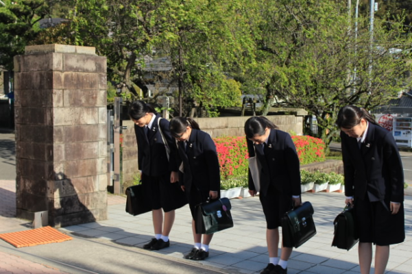 鹿児島市立鹿児島女子高校の制服写真画像まとめ・レビュー口コミ評判・生徒の着こなし・夏服冬服詳細情報