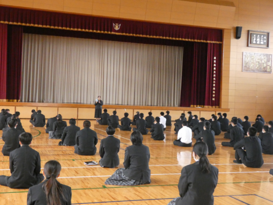 鹿児島県立出水工業高校の制服写真画像まとめ・レビュー口コミ評判・生徒の着こなし・夏服冬服詳細情報│全国中高制服グラム-全国47都道府県の中学校高等学校 制服検索口コミ-