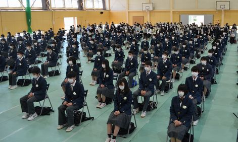 鳥取県立米子高校の制服写真画像まとめ・レビュー口コミ評判・生徒の着こなし・夏服冬服詳細情報