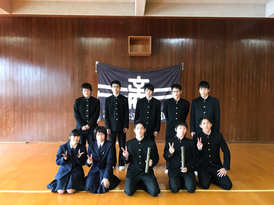 島根県立松江商業高校の制服写真画像まとめ・レビュー口コミ評判・生徒の着こなし・夏服冬服詳細情報