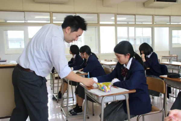 広島県立瀬戸田高校の制服写真画像まとめ・レビュー口コミ評判・生徒の着こなし・夏服冬服詳細情報