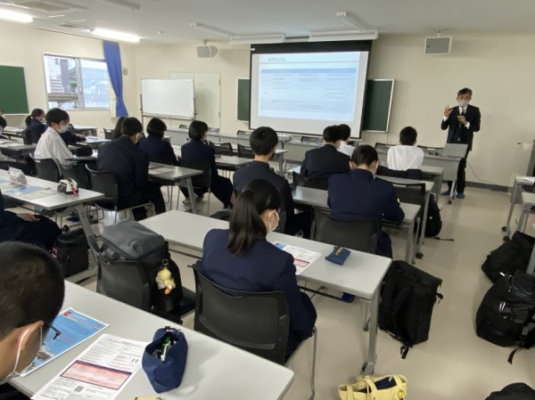 広島県立広島国泰寺高校の制服写真画像まとめ・レビュー口コミ評判・生徒の着こなし・夏服冬服詳細情報（ひろしまこくたいじこうとうがっこう）