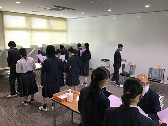 広島国際学院中学校・高校の制服写真画像まとめ・レビュー口コミ評判・生徒の着こなし・夏服冬服詳細情報