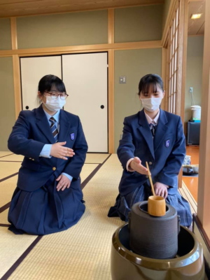 広島国際学院中学校・高校の制服写真画像まとめ・レビュー口コミ評判・生徒の着こなし・夏服冬服詳細情報