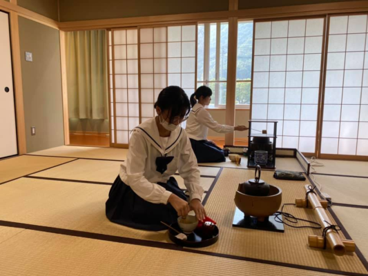 広島国際学院中学校・高校の制服写真画像まとめ・レビュー口コミ評判・生徒の着こなし・夏服冬服詳細情報