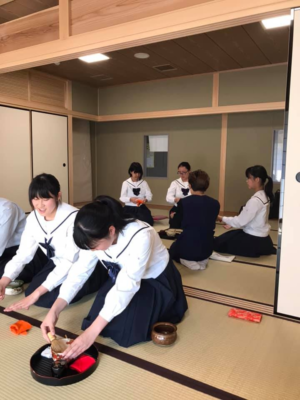 広島国際学院中学校・高校の制服写真画像まとめ・レビュー口コミ評判・生徒の着こなし・夏服冬服詳細情報