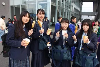 広島国際学院中学校・高校の制服写真画像まとめ・レビュー口コミ評判・生徒の着こなし・夏服冬服詳細情報