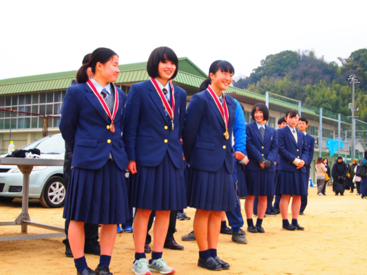 広島国際学院中学校・高校の制服写真画像まとめ・レビュー口コミ評判・生徒の着こなし・夏服冬服詳細情報