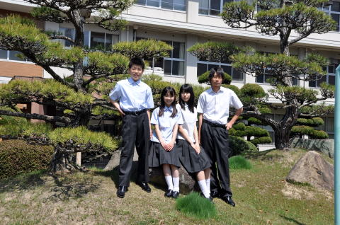 福山市立福山中・高校の制服写真画像まとめ・レビュー口コミ評判・生徒の着こなし・夏服冬服詳細情報