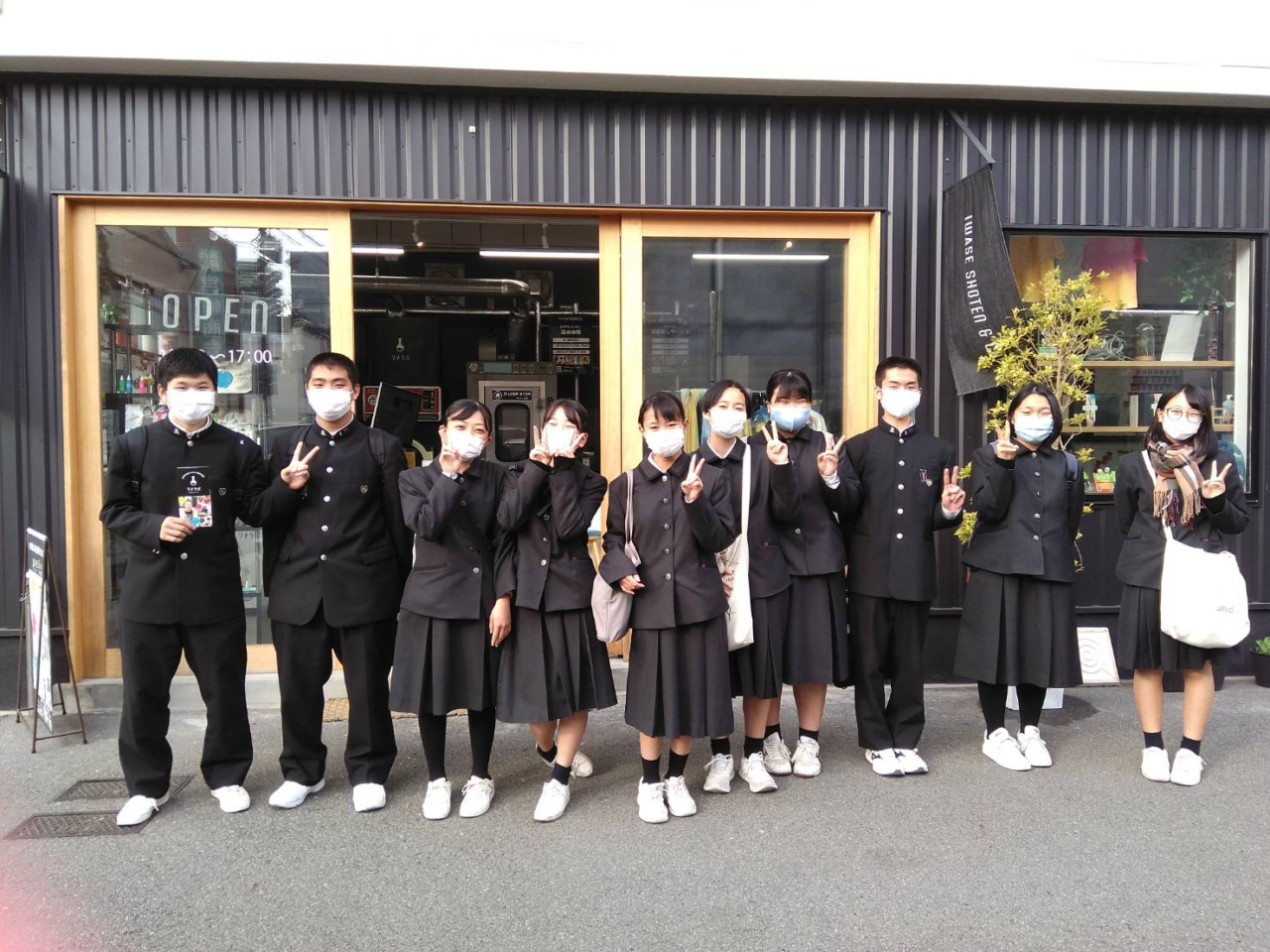 広島県立福山工業高校の制服写真画像まとめ・レビュー口コミ評判・生徒の着こなし・夏服冬服詳細情報│全国中高制服グラム全国47都道府県の中学校