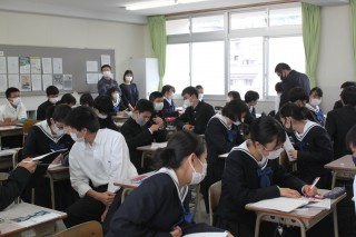 広島県立呉宮原高校の制服写真画像まとめ・レビュー口コミ評判・生徒の着こなし・夏服冬服詳細情報