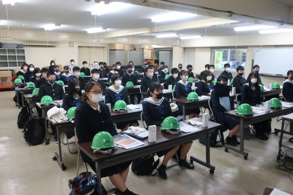 広島県立呉宮原高校の制服写真画像まとめ・レビュー口コミ評判・生徒の着こなし・夏服冬服詳細情報