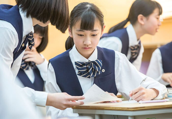 安田女子中学高校の制服写真画像動画まとめ・レビュー口コミ評判・生徒の着こなし・夏服冬服詳細情報