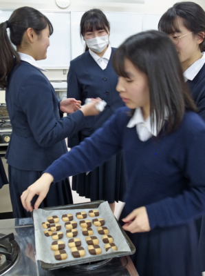 福山暁の星女子中学校・高校の制服写真画像まとめ・レビュー口コミ評判・生徒の着こなし・夏服冬服詳細情報