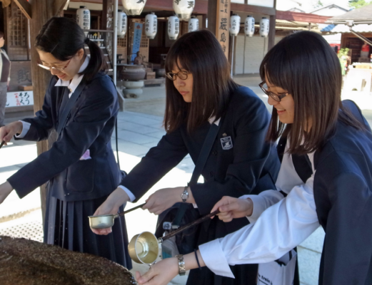福山暁の星女子中学校・高校の制服写真画像まとめ・レビュー口コミ評判・生徒の着こなし・夏服冬服詳細情報