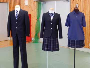 【2021新制服】岡山県共生高校の制服写真画像まとめ・レビュー口コミ評判・生徒の着こなし・夏服冬服詳細情報-グレー基調からネイビー基調の制服に変更