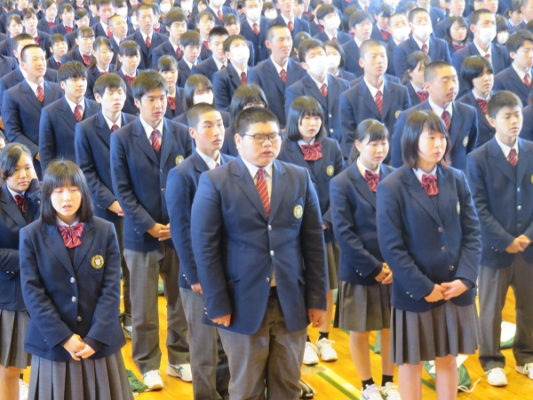 岡山県立玉島商業高校の制服写真画像まとめ・レビュー口コミ評判・生徒の着こなし・夏服冬服詳細情報│全国中高制服グラム-全国47都道府県の中学校高等学校制服 検索口コミ-