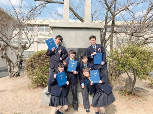 岡山県立西大寺高校の制服写真画像まとめ・レビュー口コミ評判・生徒の着こなし・夏服冬服詳細情報│全国中高制服グラム-全国47都道府県の中学校高等学校制服 検索口コミ-