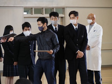 静岡県立横須賀高校の制服写真画像まとめ・レビュー口コミ評判・生徒の着こなし・夏服冬服詳細情報