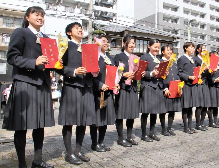 藤枝順心中学高校の制服写真画像動画まとめ・レビュー口コミ評判・生徒の着こなし・夏服冬服詳細情報│全国中高制服グラム-全国47都道府県の中学校高等学校制服 検索口コミ-