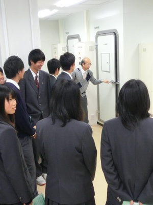 静岡県立藤枝西高校の制服写真画像まとめ・レビュー口コミ評判・生徒の着こなし・夏服冬服詳細情報