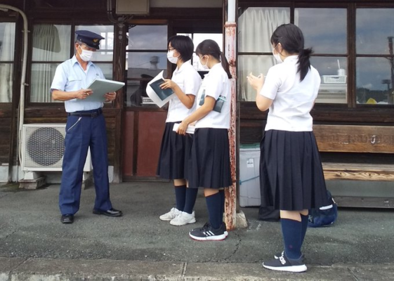 静岡県立遠江総合高校の制服写真画像まとめ・レビュー口コミ評判・生徒の着こなし・夏服冬服詳細情報│全国中高制服グラム全国47都道府県の中学校
