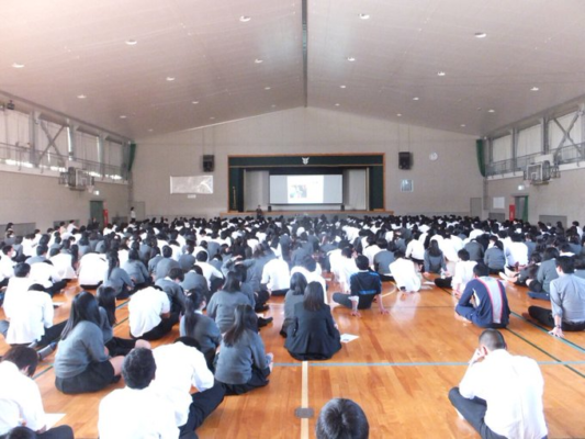 三重県立桑名北高校の制服写真画像まとめ・レビュー口コミ評判・生徒の着こなし・夏服冬服詳細情報（くわなきたこうこう）