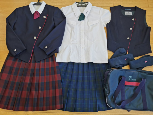 暁中学校・高校の制服写真画像まとめ・レビュー口コミ評判・生徒の着こなし・夏服冬服詳細情報（あかつきちゅうがっこう・あかつきこうとうがっこう）
