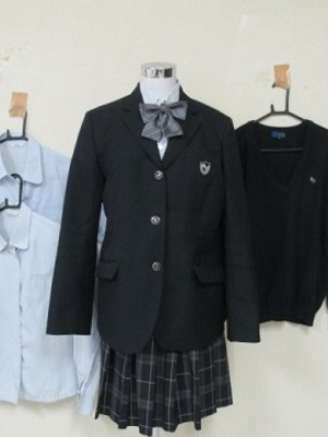 三重県立桑名西高校の制服写真画像まとめ・レビュー口コミ評判・生徒の着こなし・夏服冬服詳細情報