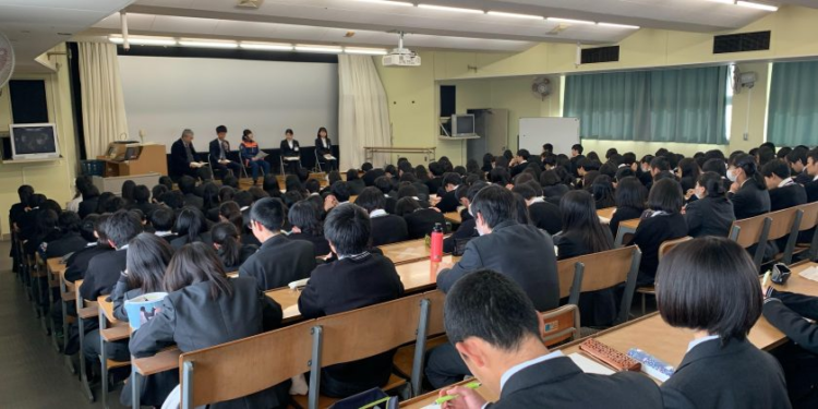 三重県立神戸高校の制服写真画像まとめ・レビュー口コミ評判・生徒の着こなし・夏服冬服詳細情報（かんべこうこう）
