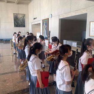 香里ヌヴェール学院中学校・高校の制服写真画像まとめ・レビュー口コミ評判・生徒の着こなし・夏服冬服詳細情報