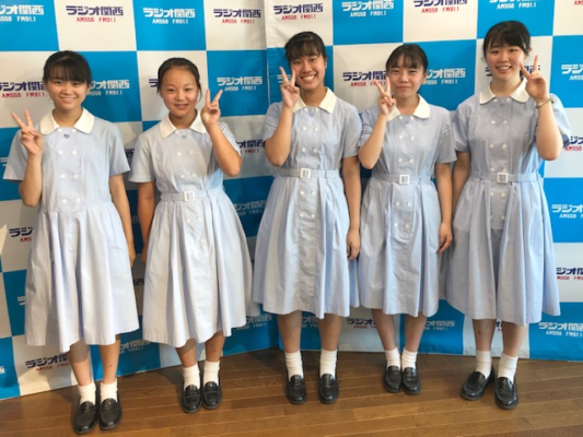 神戸山手女子中学校 神戸山手女子高校の制服写真画像まとめ レビュー口コミ評判 生徒の着こなし 夏服冬服詳細情報 制服グラム 全国中学校高等学校制服検索