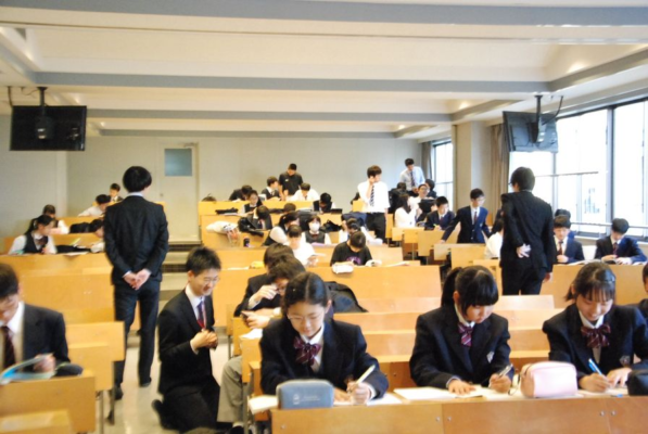 駒込中学駒込高校の制服写真画像動画まとめ・レビュー口コミ評判・生徒の着こなし・夏服冬服詳細情報