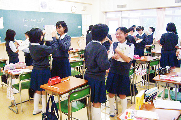 東京純心女子中学校・高校の制服写真画像まとめ・レビュー口コミ評判・生徒の着こなし・夏服冬服詳細情報