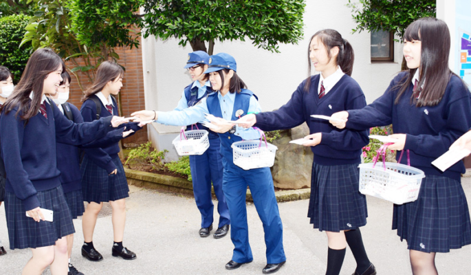 千葉経済大学附属高校の制服写真画像まとめ レビュー口コミ評判 生徒の着こなし 夏服冬服詳細情報 全国中高制服グラム 全国47都道府県の中学校高等学校 制服検索口コミ