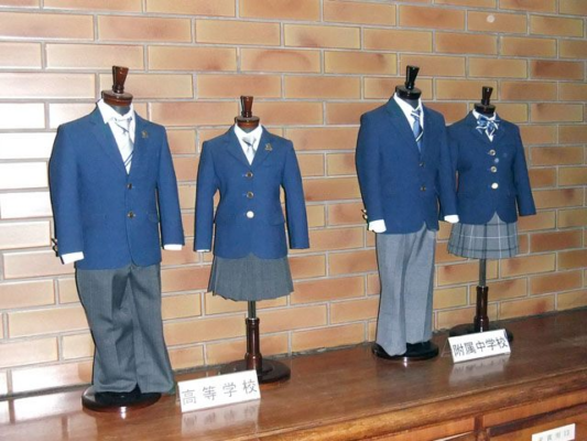 千葉市立稲毛高校・附属中学校の制服写真画像まとめ・レビュー口コミ評判・生徒の着こなし・夏服冬服詳細情報│全国中高制服グラム-全国47都道府県の中学校 高等学校制服検索口コミ-