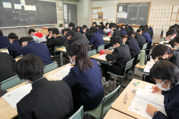 千葉県立千葉中学高校の制服写真画像動画まとめ・レビュー口コミ評判・生徒の着こなし・夏服冬服詳細情報