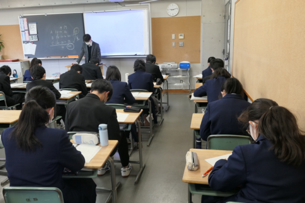 千葉県立千葉中学高校の制服写真画像動画まとめ・レビュー口コミ評判・生徒の着こなし・夏服冬服詳細情報