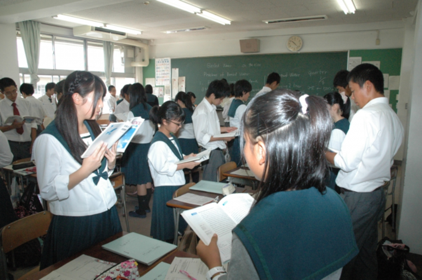 千葉県立成田国際高校の制服写真画像まとめ・レビュー口コミ評判・生徒の着こなし・夏服冬服詳細情報