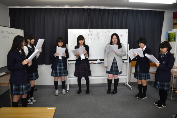 あずさ第一高校の制服写真画像まとめ・レビュー口コミ評判・生徒の着こなし・夏服冬服詳細情報
