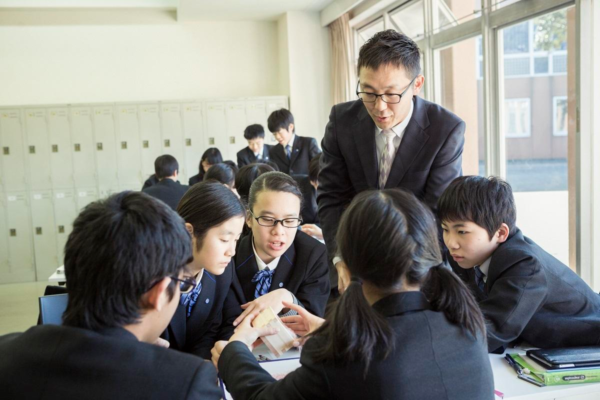 三田国際学園中学高校の制服写真画像まとめ・レビュー口コミ評判・生徒の着こなし・夏服冬服詳細情報